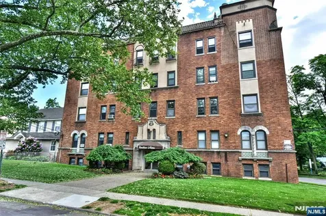 303 Hamilton Place Hackensack NJ 07601