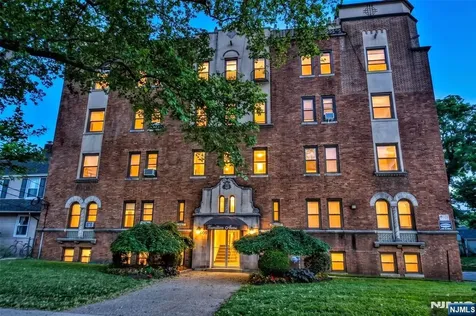 303 Hamilton Place Hackensack NJ 07601