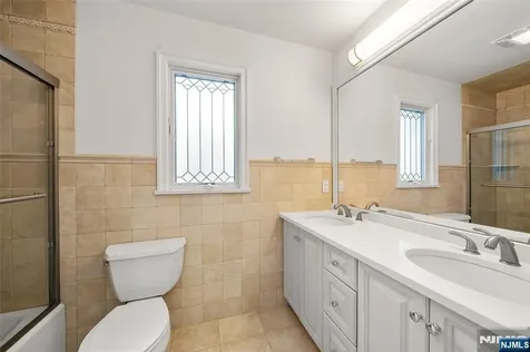 137 6th Street Cresskill NJ 07626