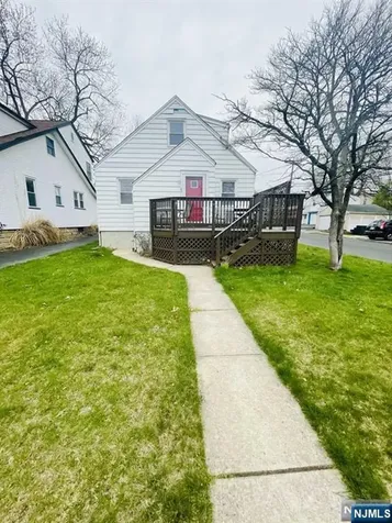 89 Reid Avenue Bergenfield NJ 07621