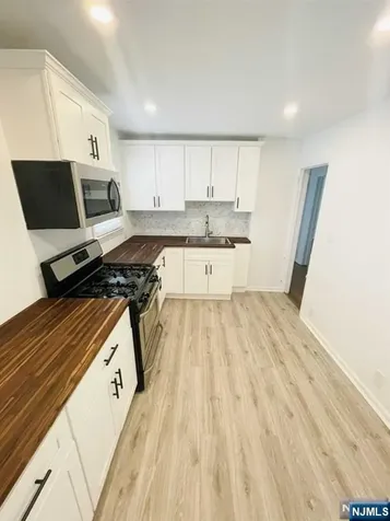 89 Reid Avenue Bergenfield NJ 07621