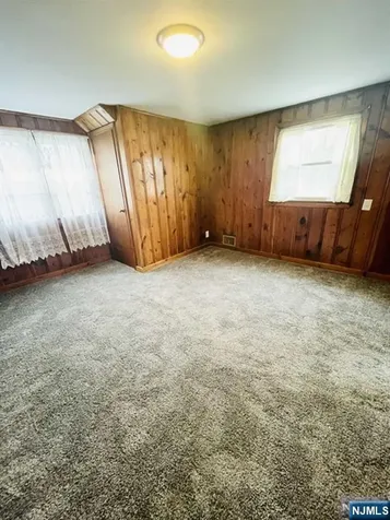 89 Reid Avenue Bergenfield NJ 07621