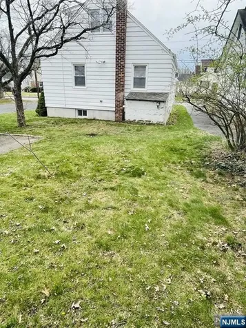 89 Reid Avenue Bergenfield NJ 07621