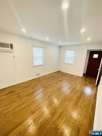 89 Reid Avenue Bergenfield NJ 07621