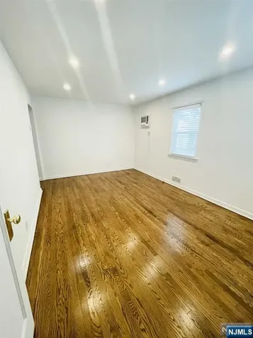 89 Reid Avenue Bergenfield NJ 07621