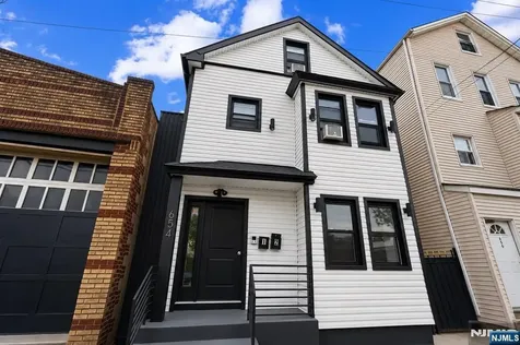 654 12th Street Newark NJ 07103