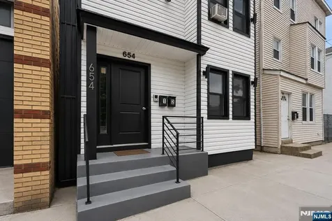 654 12th Street Newark NJ 07103
