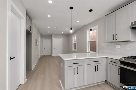 654 12th Street Newark NJ 07103