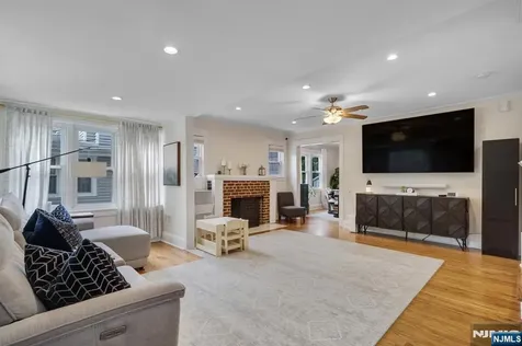 6 Pershing Court Ridgefield Park NJ 07660