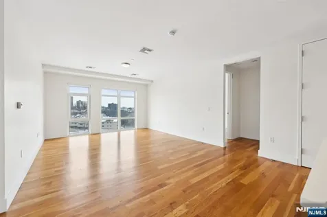 1 Executive Fort Lee NJ 07024