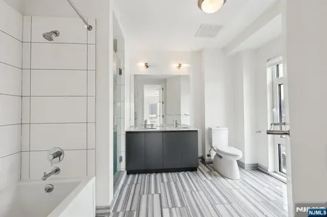 1 Executive Fort Lee NJ 07024