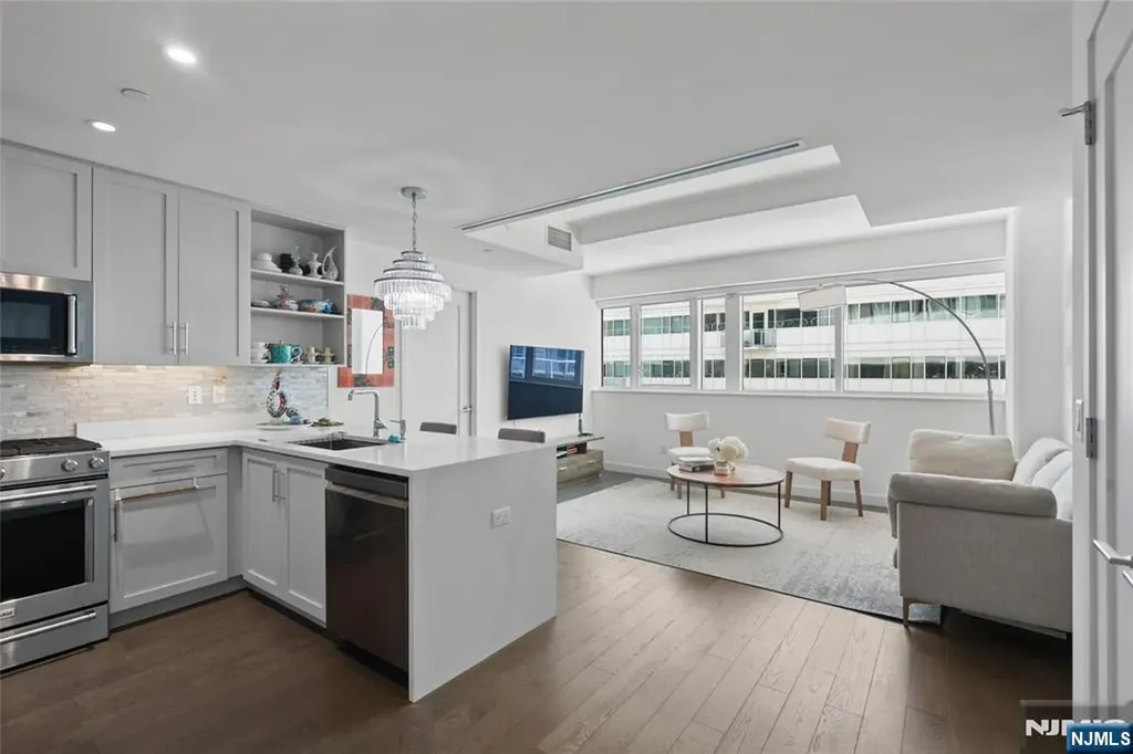 800 Ave At Port Imperial Weehawken NJ 07086