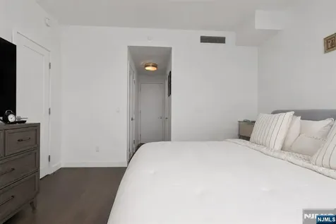 800 Ave At Port Imperial Weehawken NJ 07086