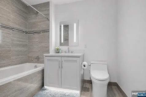 800 Ave At Port Imperial Weehawken NJ 07086