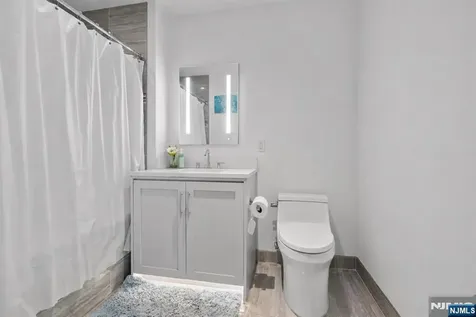 800 Ave At Port Imperial Weehawken NJ 07086