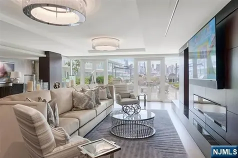 800 Ave At Port Imperial Weehawken NJ 07086
