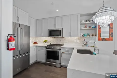 800 Ave At Port Imperial Weehawken NJ 07086