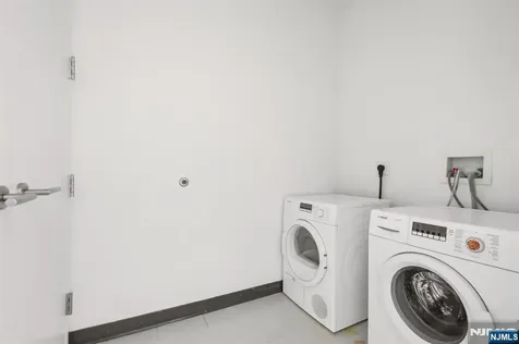 1 Executive Drive Fort Lee NJ 07024
