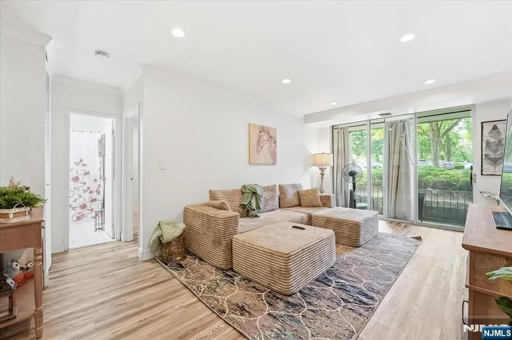 456 River Road Nutley NJ 07110