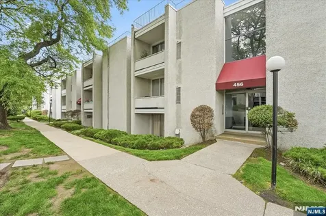 456 River Road Nutley NJ 07110