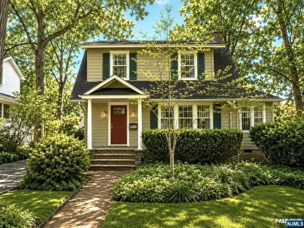 84 Valley View Avenue Ridgewood NJ 07450