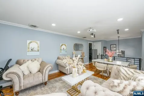 9 15th Street Hawthorne NJ 07506