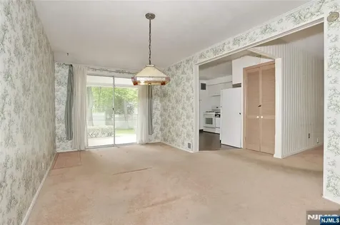 12 Beverly Lane Waldwick NJ 07463