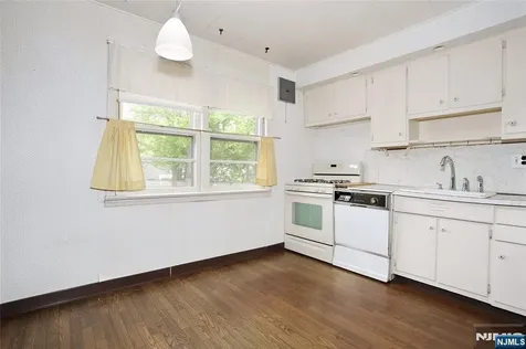 12 Beverly Lane Waldwick NJ 07463