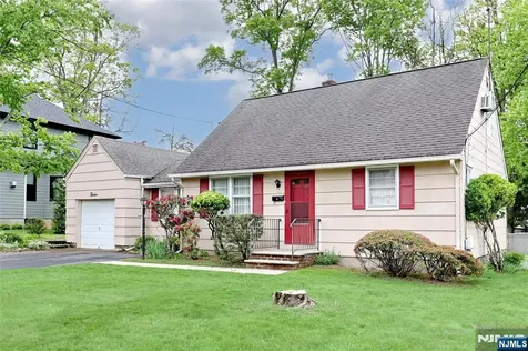 12 Beverly Lane Waldwick NJ 07463