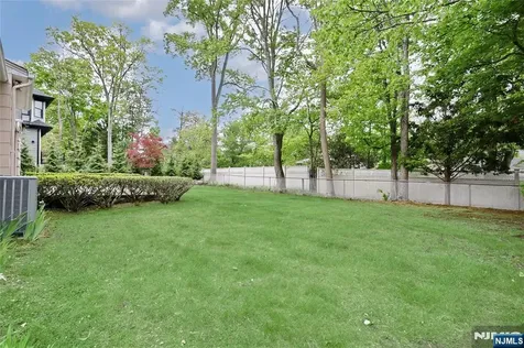 12 Beverly Lane Waldwick NJ 07463