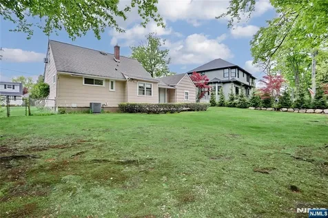 12 Beverly Lane Waldwick NJ 07463