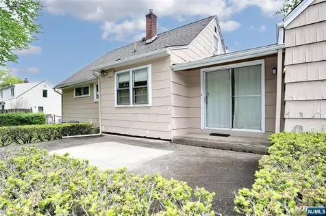 12 Beverly Lane Waldwick NJ 07463