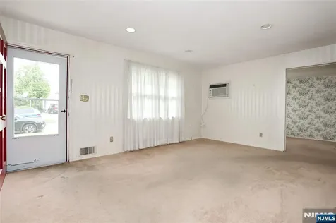 12 Beverly Lane Waldwick NJ 07463