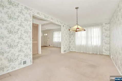 12 Beverly Lane Waldwick NJ 07463