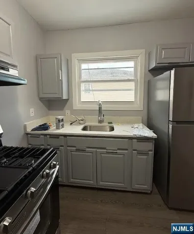 108-110 Vassar Avenue Newark NJ 07112