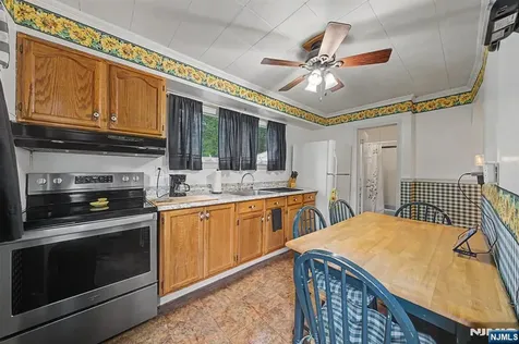 40 Dacotah Avenue Oakland NJ 07436