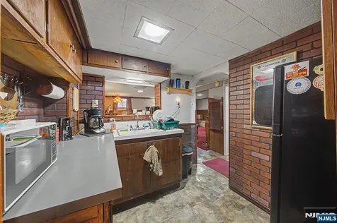 40 Dacotah Avenue Oakland NJ 07436