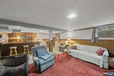 40 Dacotah Avenue Oakland NJ 07436