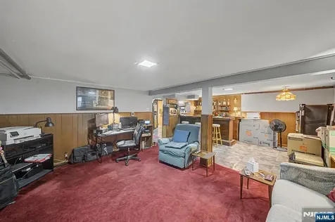 40 Dacotah Avenue Oakland NJ 07436