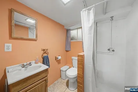 40 Dacotah Avenue Oakland NJ 07436