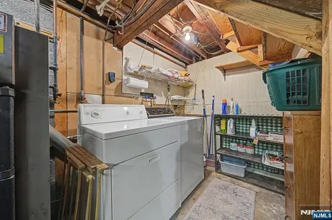 40 Dacotah Avenue Oakland NJ 07436