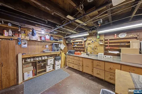 40 Dacotah Avenue Oakland NJ 07436