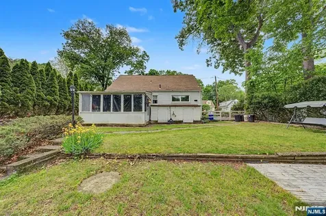 40 Dacotah Avenue Oakland NJ 07436
