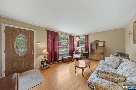 40 Dacotah Avenue Oakland NJ 07436