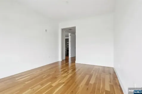 1 Executive Fort Lee NJ 07024