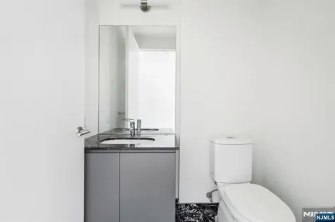 1 Executive Fort Lee NJ 07024
