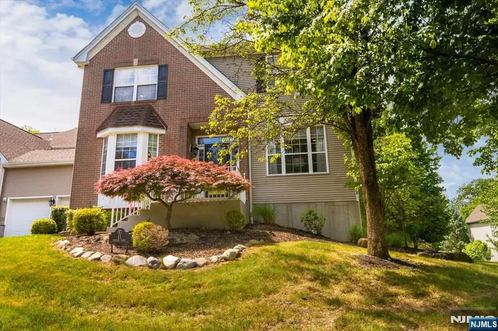 11 Queens Lane Wayne NJ 07470