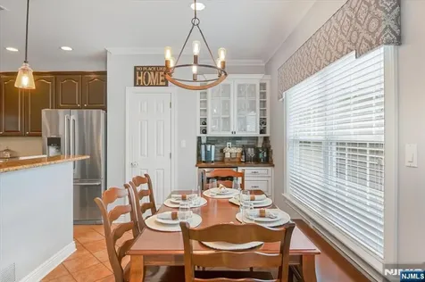 11 Queens Lane Wayne NJ 07470