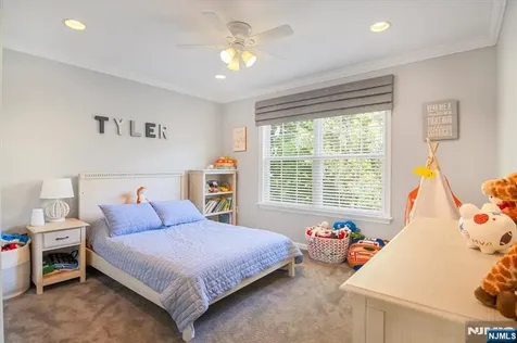 11 Queens Lane Wayne NJ 07470