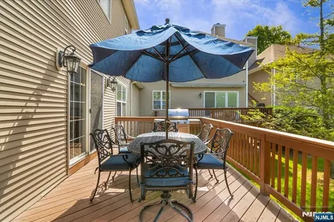 11 Queens Lane Wayne NJ 07470